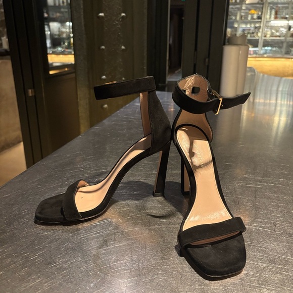 STUART WEITZMAN Elegant Black Ankle Strap Heels - Picture 3 of 3